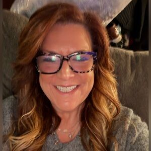 Meet your Posher, Traci